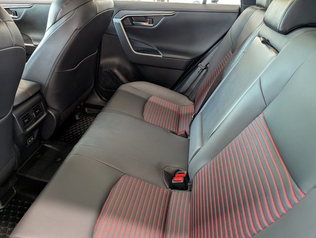 Toyota RAV4 Prime XSE AWD, BRANCHABLE, GARANTIE JUSQU EN 2027, 2023 à Magog, Québec - 11 - w1024h768px