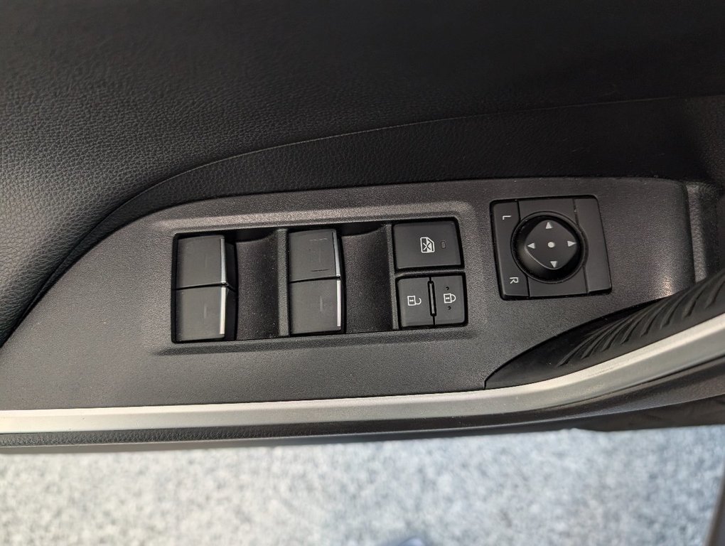 Toyota RAV4 Prime XSE AWD, BRANCHABLE, GARANTIE JUSQU EN 2027, 2023 à Magog, Québec - 15 - w1024h768px
