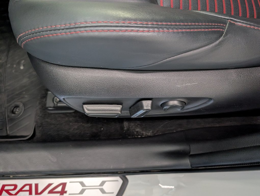 Toyota RAV4 Prime XSE AWD, BRANCHABLE, GARANTIE JUSQU EN 2027, 2023 à Magog, Québec - 14 - w1024h768px