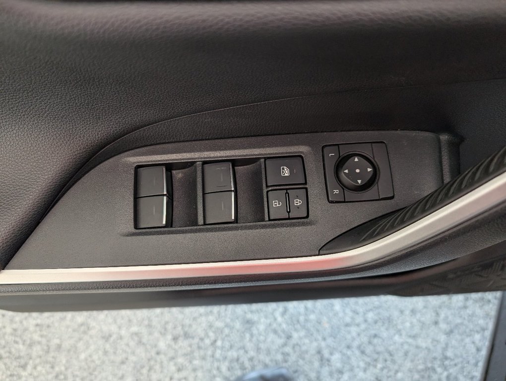 Toyota RAV4 Prime XSE TECH AWD, GARANTIE JUSQU EN 2027, 2023 à Magog, Québec - 13 - w1024h768px