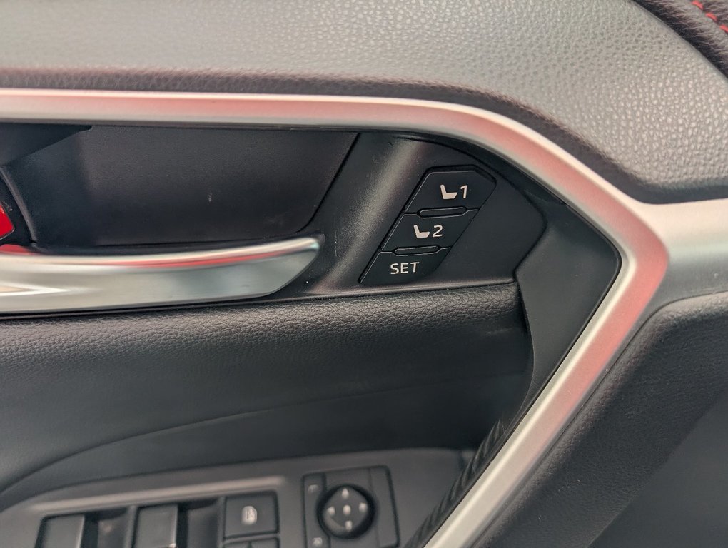 Toyota RAV4 Prime XSE TECH AWD, GARANTIE JUSQU EN 2027, 2023 à Magog, Québec - 11 - w1024h768px