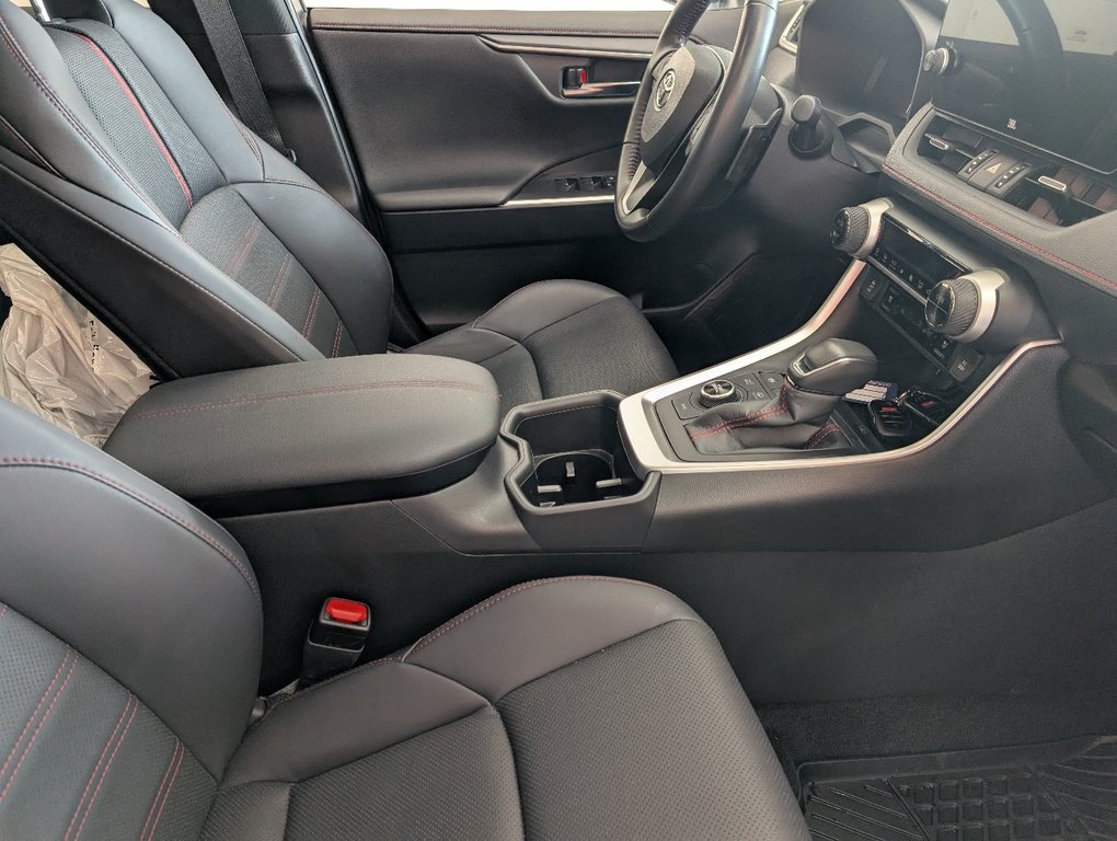 Toyota RAV4 Prime XSE TECH AWD, GARANTIE JUSQU EN 2027, 2023 à Magog, Québec - 6 - w1024h768px