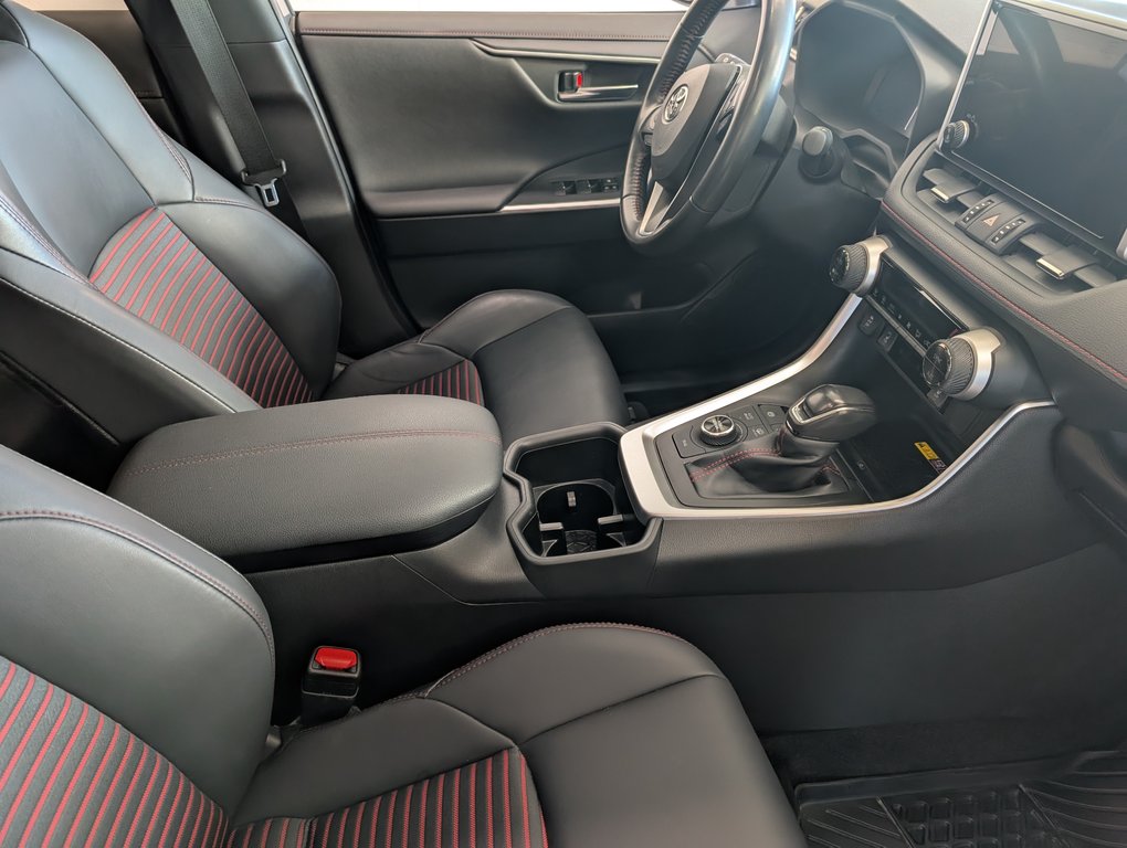 Toyota RAV4 Prime XSE AWD, GARANTIE JUSQU EN 2026, 2023 à Magog, Québec - 9 - w1024h768px