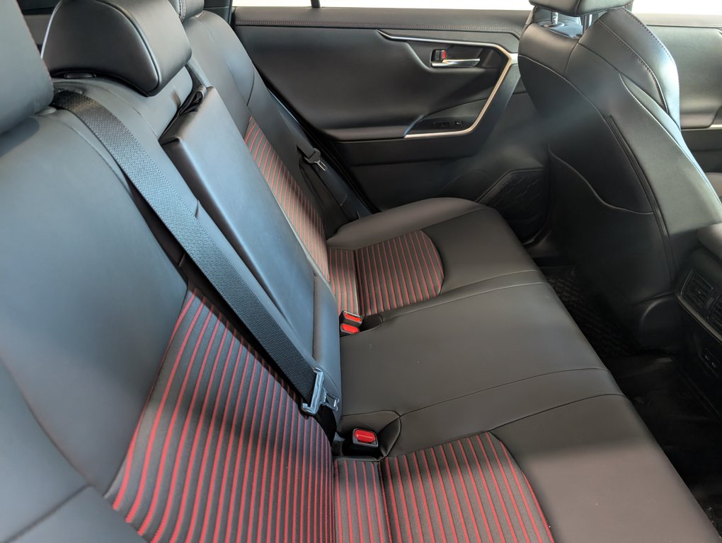 Toyota RAV4 Prime XSE AWD, GARANTIE JUSQU EN 2026, 2023 à Magog, Québec - 8 - w1024h768px