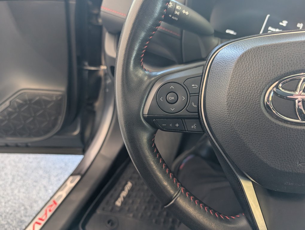 Toyota RAV4 Prime XSE AWD, GARANTIE JUSQU EN 2026, 2023 à Magog, Québec - 19 - w1024h768px