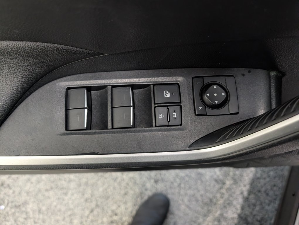 Toyota RAV4 Prime SE AWD, BRANCHABLE, 2023 à Magog, Québec - 14 - w1024h768px
