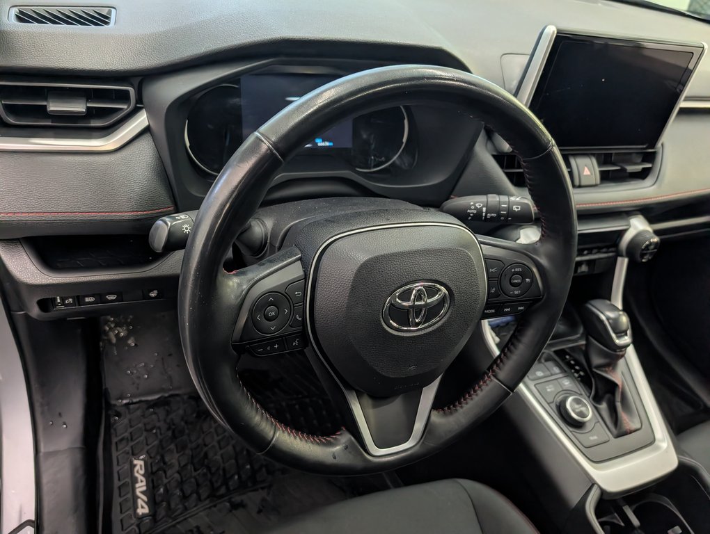 Toyota RAV4 Prime SE AWD, BRANCHABLE, 2023 à Magog, Québec - 13 - w1024h768px