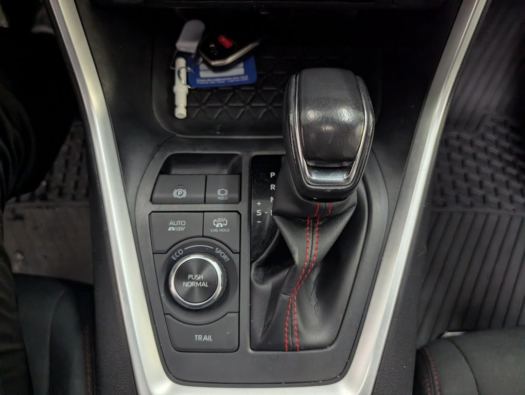Toyota RAV4 Prime SE AWD, BRANCHABLE, 2023 à Magog, Québec - 16 - w1024h768px
