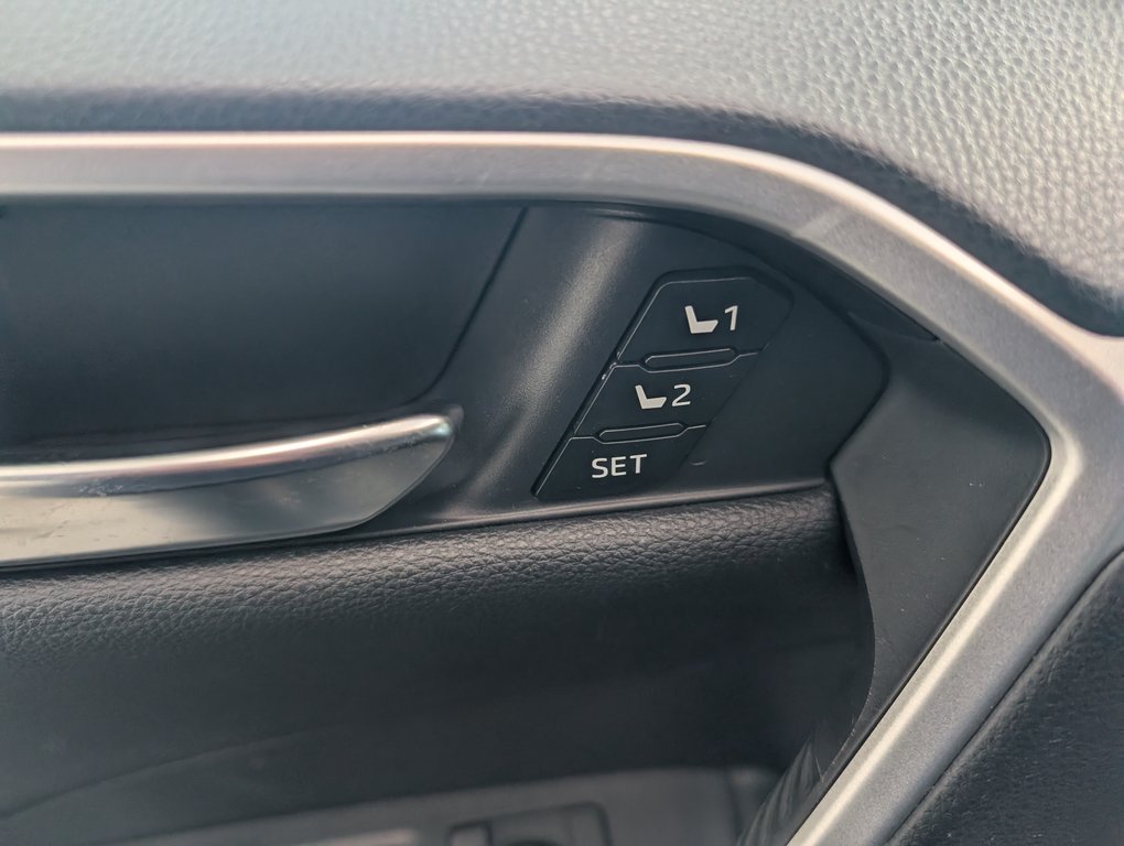 Toyota RAV4 Prime XSE TECH BRANCHABLE, 2023 à Magog, Québec - 16 - w1024h768px