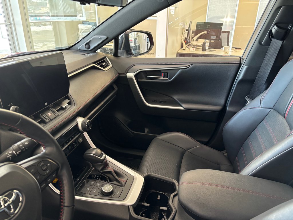 Toyota RAV4 Prime XSE AWD TECH, GARANTIE JUSQU EN 2027, 2023 à Magog, Québec - 14 - w1024h768px