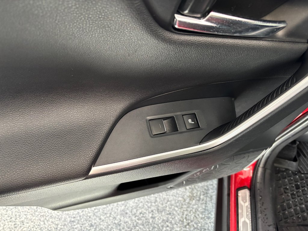 Toyota RAV4 Prime XSE AWD TECH, GARANTIE JUSQU EN 2027, 2023 à Magog, Québec - 15 - w1024h768px