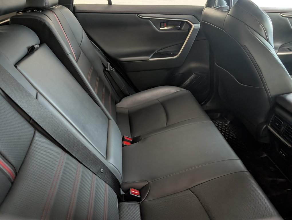 Toyota RAV4 Prime XSE AWD TECH, GARANTIE JUSQU EN 2027, 2023 à Magog, Québec - 7 - w1024h768px