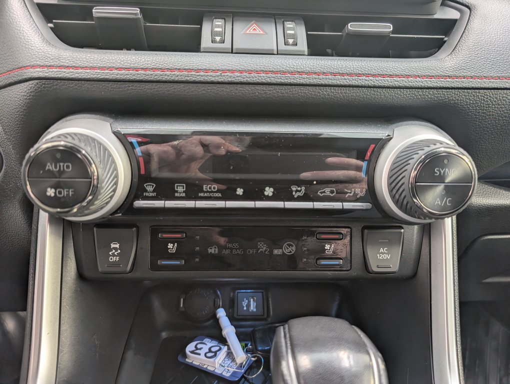 Toyota RAV4 Prime XSE AWD TECH, GARANTIE JUSQU EN 2027, 2023 à Magog, Québec - 19 - w1024h768px