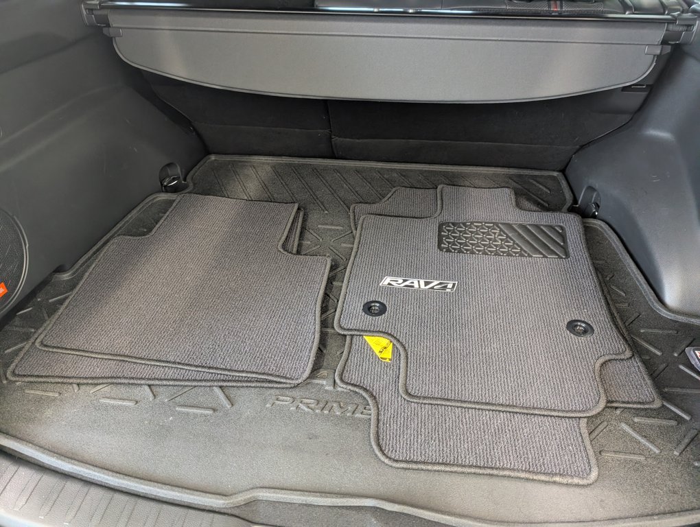 Toyota RAV4 Prime XSE AWD TECH, GARANTIE JUSQU EN 2027, 2023 à Magog, Québec - 6 - w1024h768px