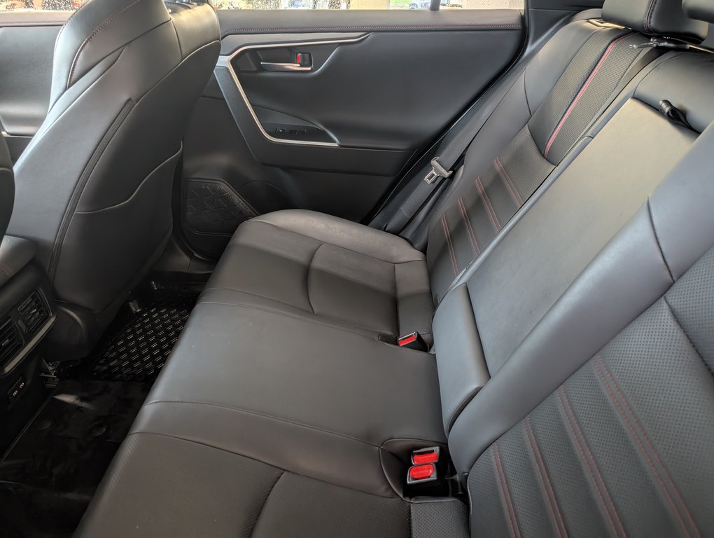 Toyota RAV4 Prime XSE AWD TECH, GARANTIE JUSQU EN 2027, 2023 à Magog, Québec - 11 - w1024h768px