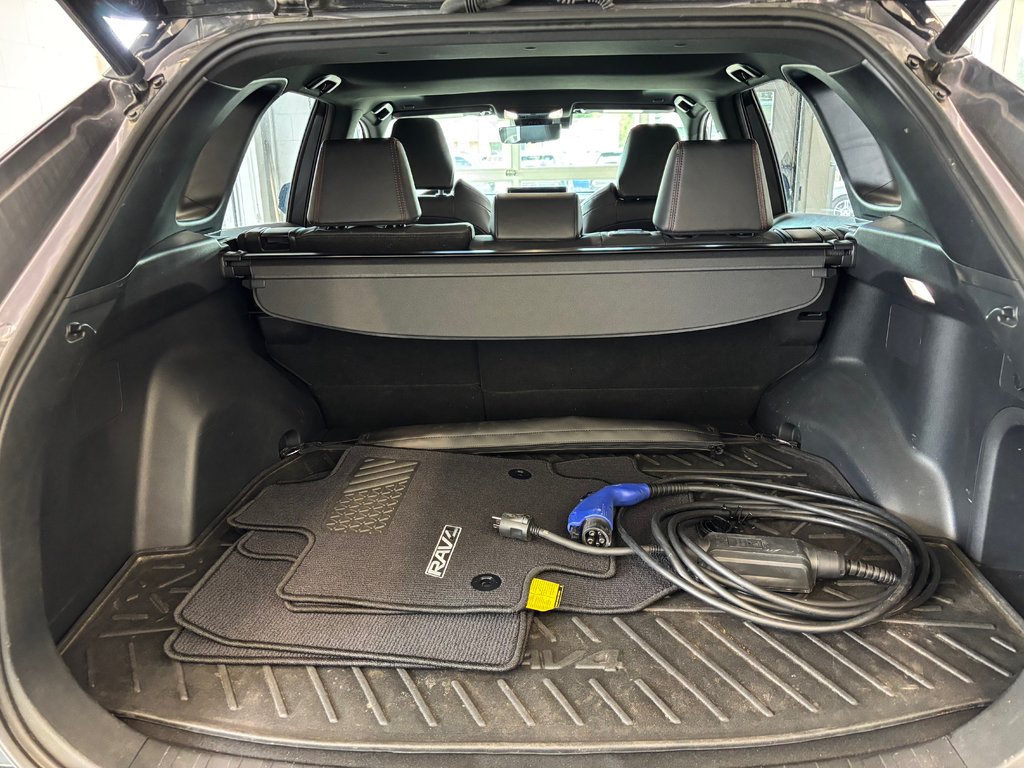 2023 Toyota RAV4 Prime XSE AWD in Magog, Quebec - 9 - w1024h768px