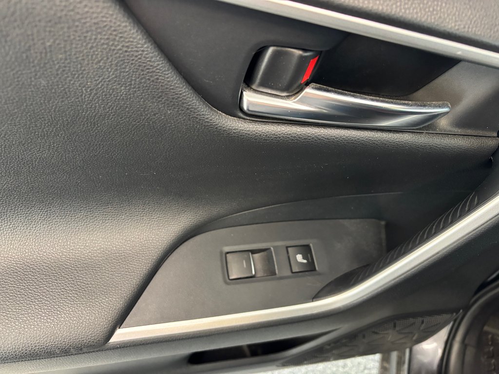 2023 Toyota RAV4 Prime XSE AWD in Magog, Quebec - 11 - w1024h768px