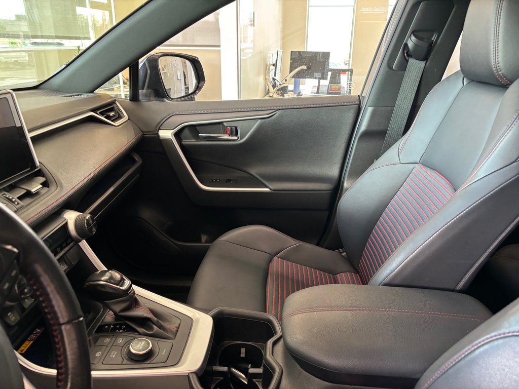 2023 Toyota RAV4 Prime XSE AWD in Magog, Quebec - 13 - w1024h768px