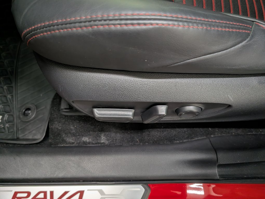 Toyota RAV4 Prime XSE AWD 2024 à Magog, Québec - 13 - w1024h768px