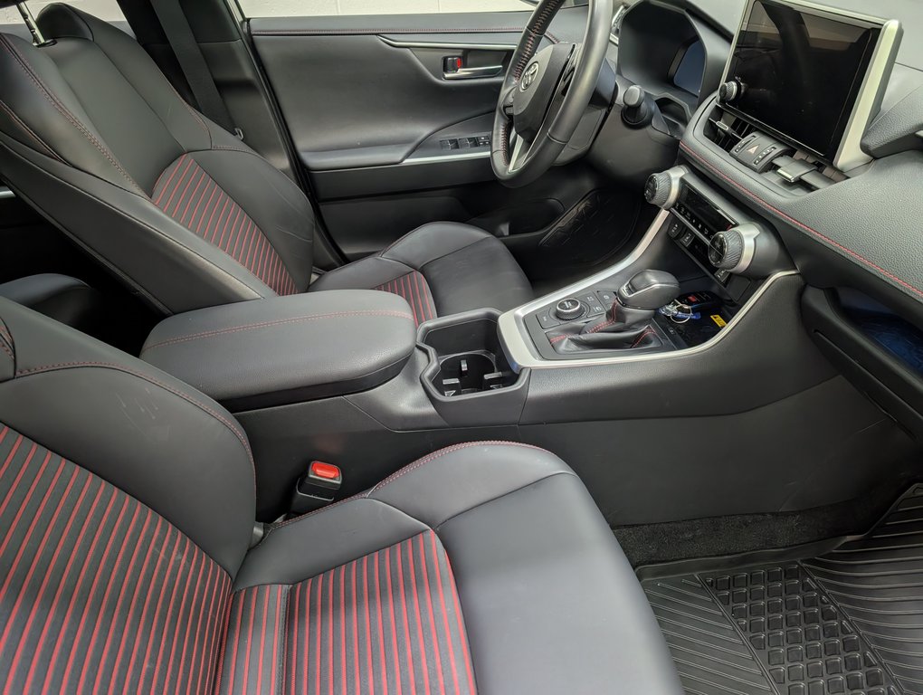 Toyota RAV4 Prime XSE AWD 2024 à Magog, Québec - 8 - w1024h768px