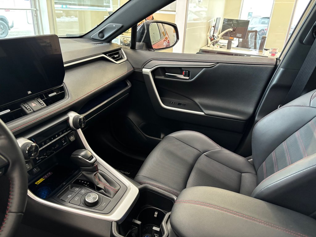 Toyota RAV4 Prime XSE AWD TECH, GARANTIE JUSQU EN 2028, 2024 à Magog, Québec - 14 - w1024h768px