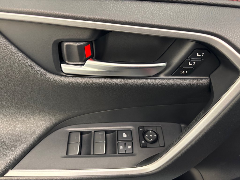 Toyota RAV4 Prime XSE AWD TECH, GARANTIE JUSQU EN 2028, 2024 à Magog, Québec - 16 - w1024h768px