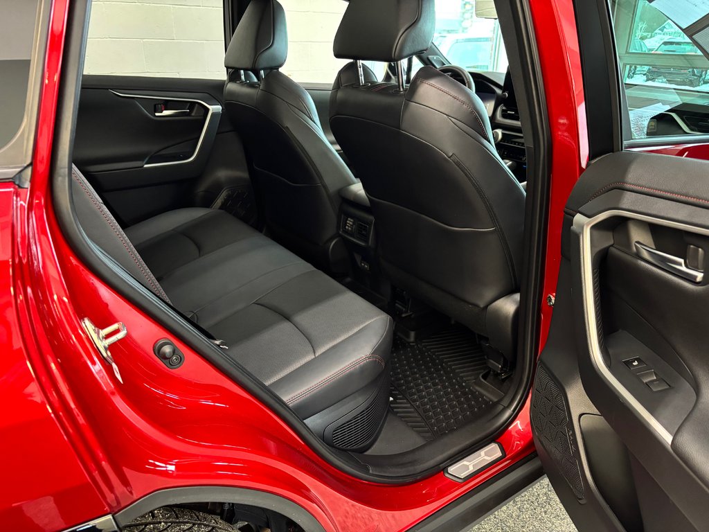 Toyota RAV4 Prime XSE AWD TECH, GARANTIE JUSQU EN 2028, 2024 à Magog, Québec - 8 - w1024h768px