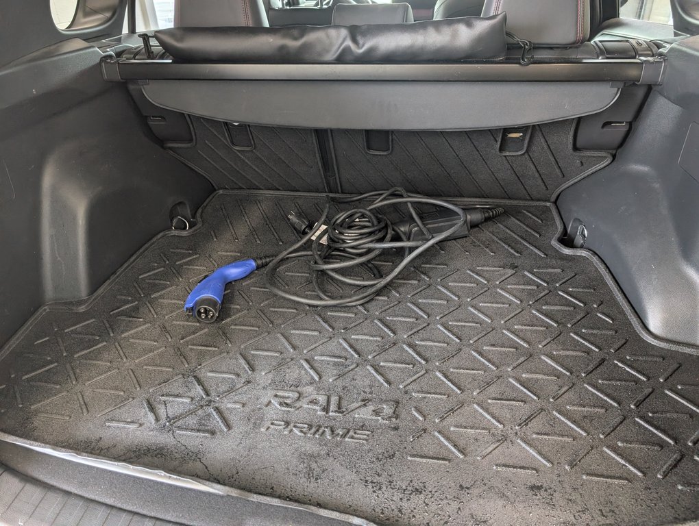 2024 Toyota RAV4 Prime XSE, GARANTIE JUSQU EN 2028, in Magog, Quebec - 6 - w1024h768px