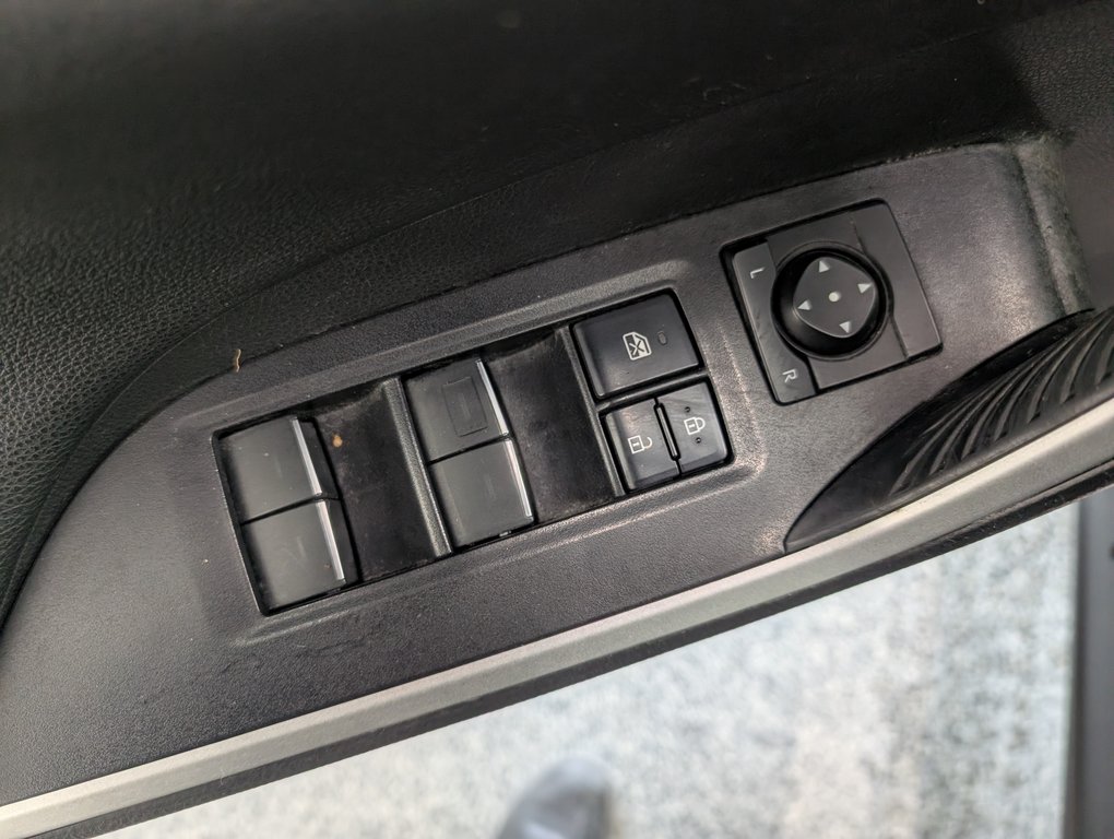 2024 Toyota RAV4 Prime XSE, GARANTIE JUSQU EN 2028, in Magog, Quebec - 13 - w1024h768px
