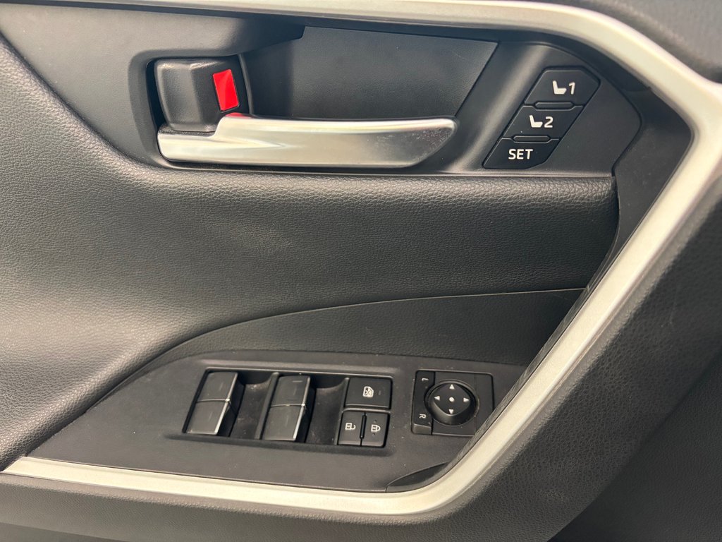 2024 Toyota RAV4 Prime XSE, GARANTIE JUSQU EN 2031, in Magog, Quebec - 15 - w1024h768px