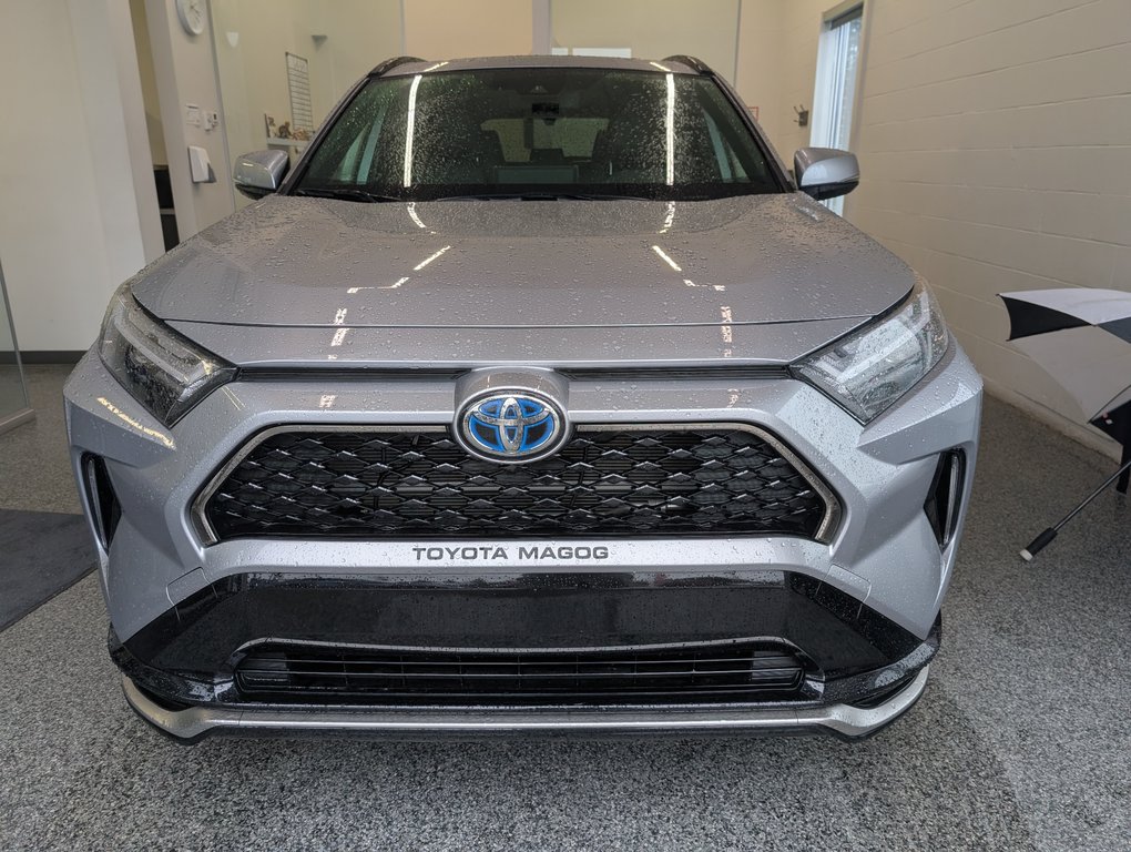 2024 Toyota RAV4 Prime XSE AWD, GARANTIE JUSQU EN 2028, in Magog, Quebec - 5 - w1024h768px