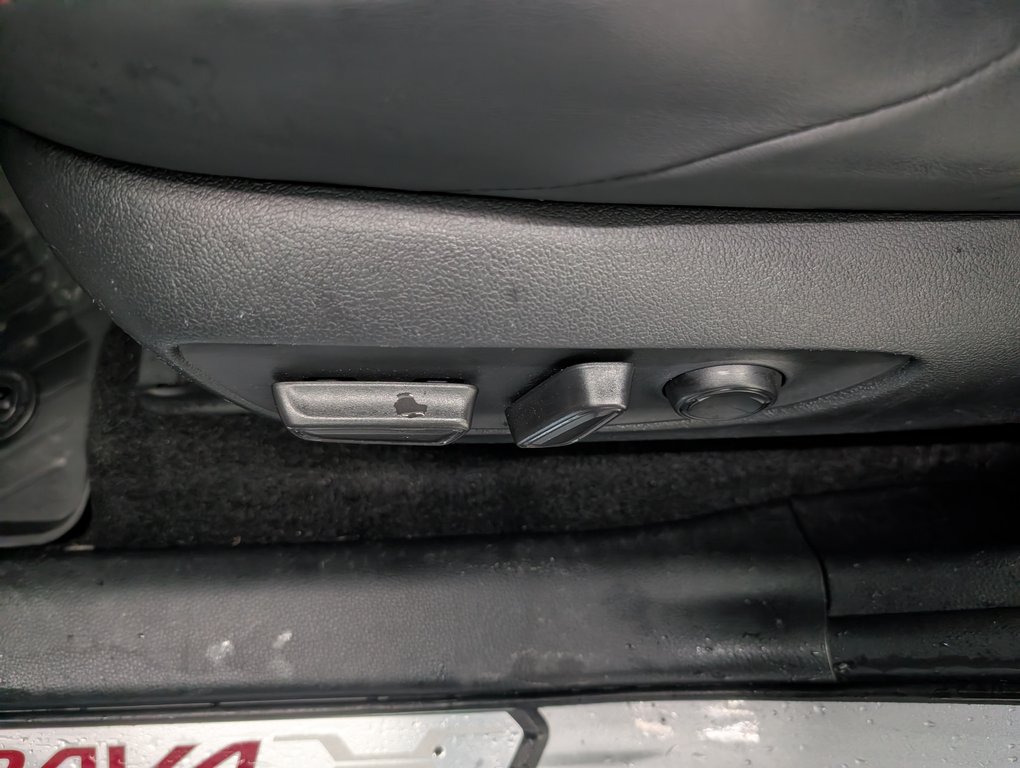 2024 Toyota RAV4 Prime XSE AWD, GARANTIE JUSQU EN 2028, in Magog, Quebec - 12 - w1024h768px