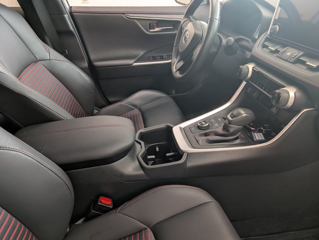 2024 Toyota RAV4 Prime XSE AWD, GARANTIE JUSQU EN 2028, in Magog, Quebec - 8 - w1024h768px