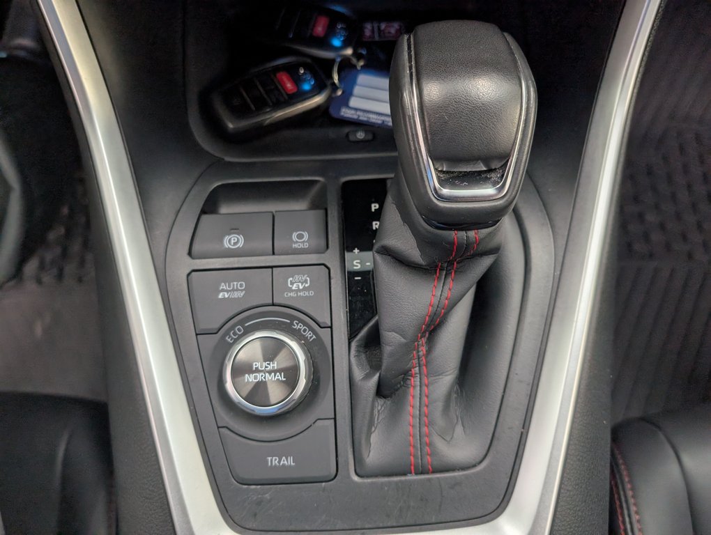2024 Toyota RAV4 Prime XSE AWD, GARANTIE JUSQU EN 2028, in Magog, Quebec - 16 - w1024h768px
