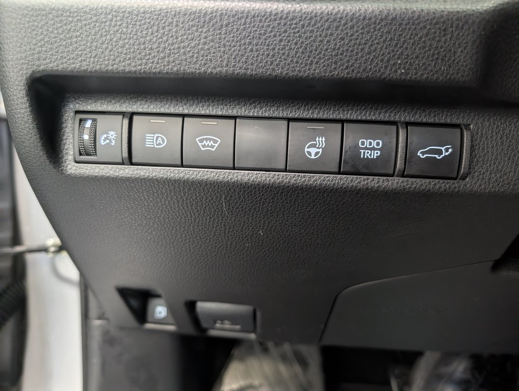 2024 Toyota RAV4 Prime XSE AWD, GARANTIE JUSQU EN 2028, in Magog, Quebec - 22 - w1024h768px