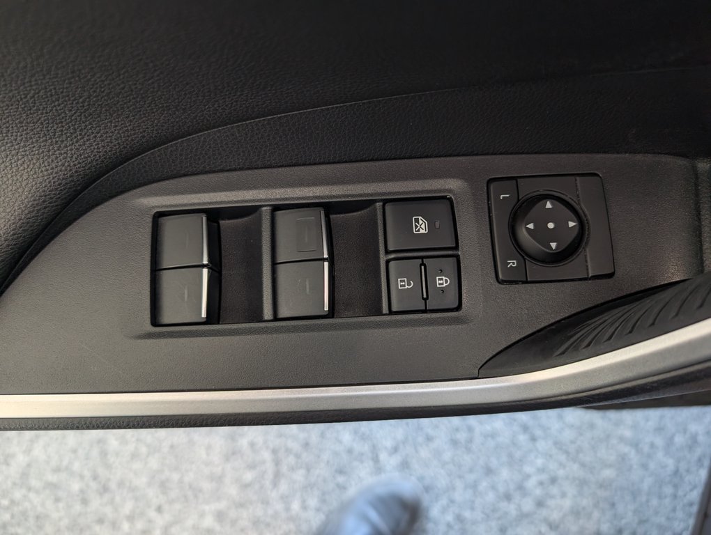 2024 Toyota RAV4 Prime XSE AWD, in Magog, Quebec - 15 - w1024h768px
