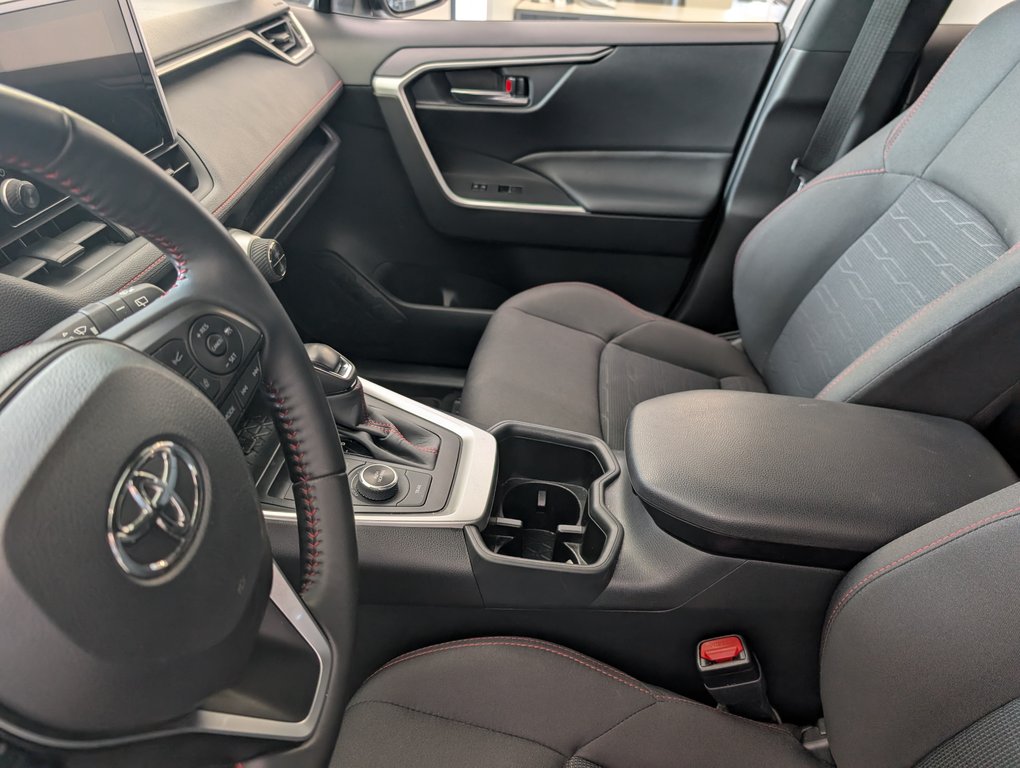 Toyota RAV4 Prime SE AWD 2024 à Magog, Québec - 11 - w1024h768px
