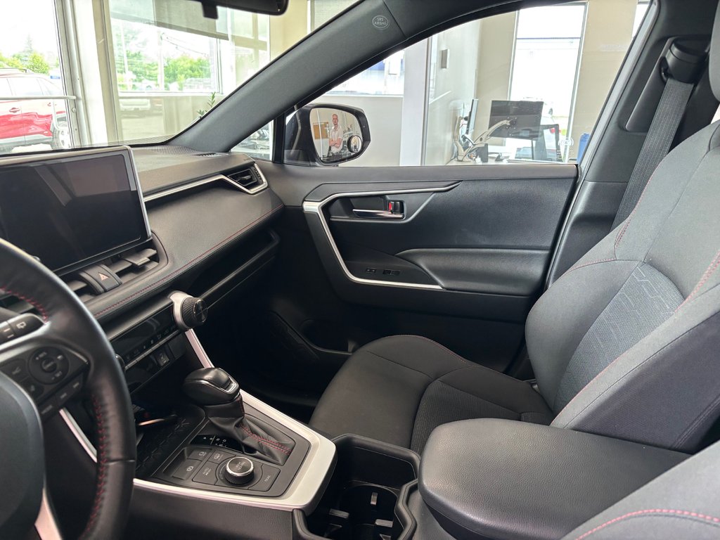 2024 Toyota RAV4 Prime SE AWD in Magog, Quebec - 12 - w1024h768px