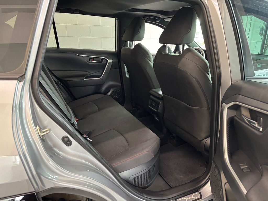 2024 Toyota RAV4 Prime SE AWD in Magog, Quebec - 8 - w1024h768px