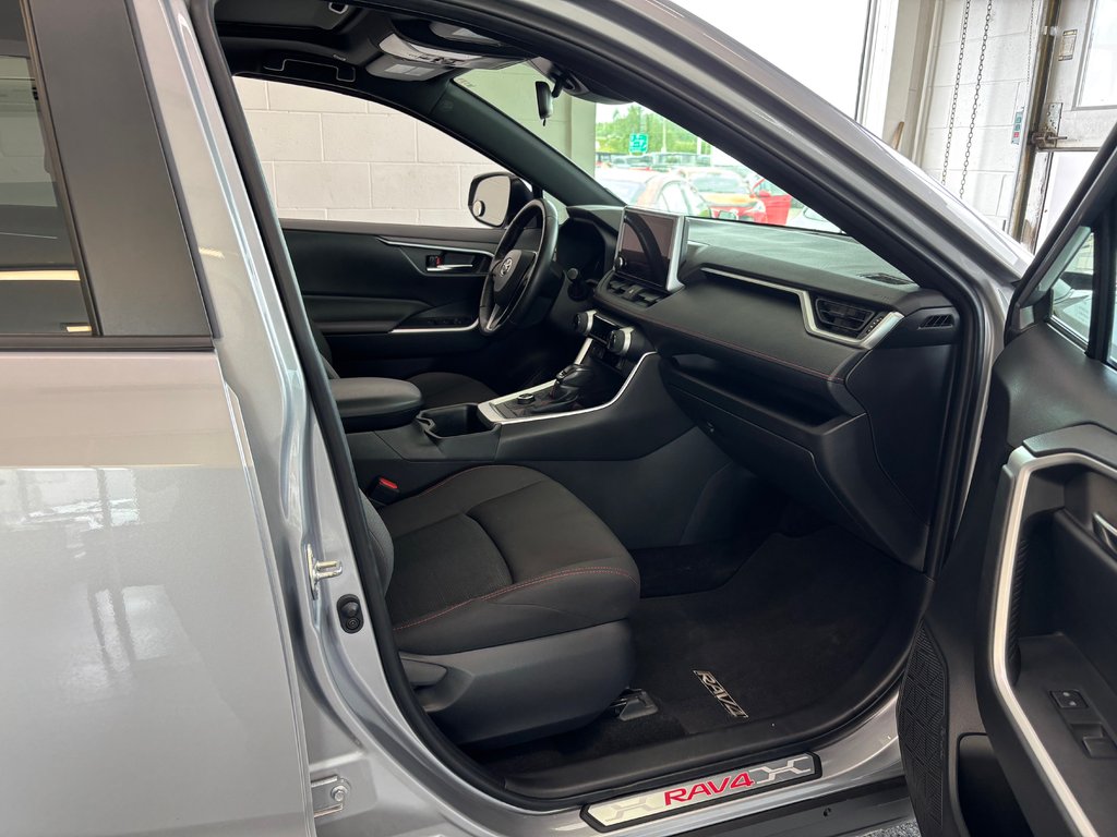 2024 Toyota RAV4 Prime SE AWD in Magog, Quebec - 6 - w1024h768px
