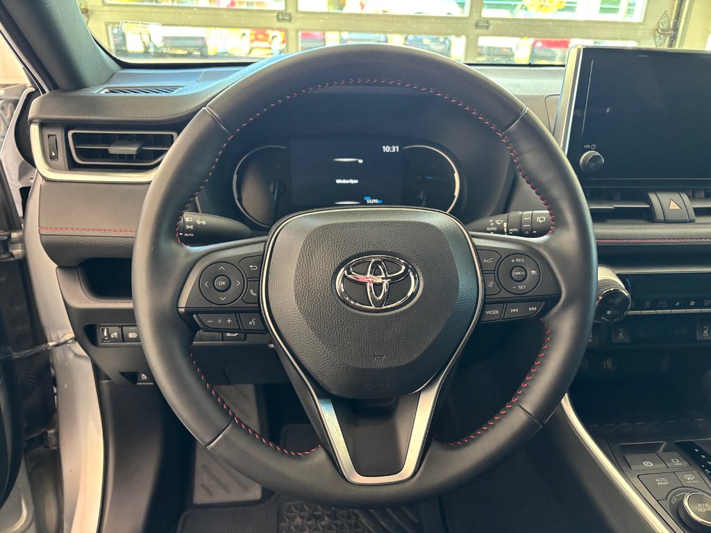 2024 Toyota RAV4 Prime SE in Magog, Quebec - 13 - w1024h768px