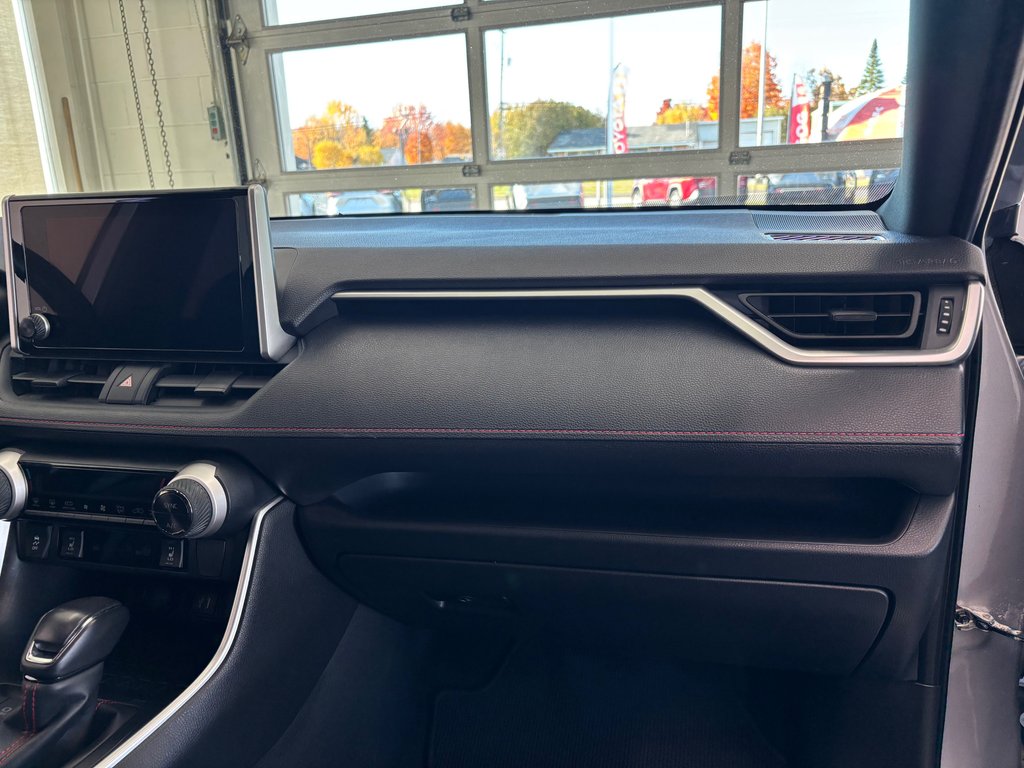 2024 Toyota RAV4 Prime SE in Magog, Quebec - 7 - w1024h768px