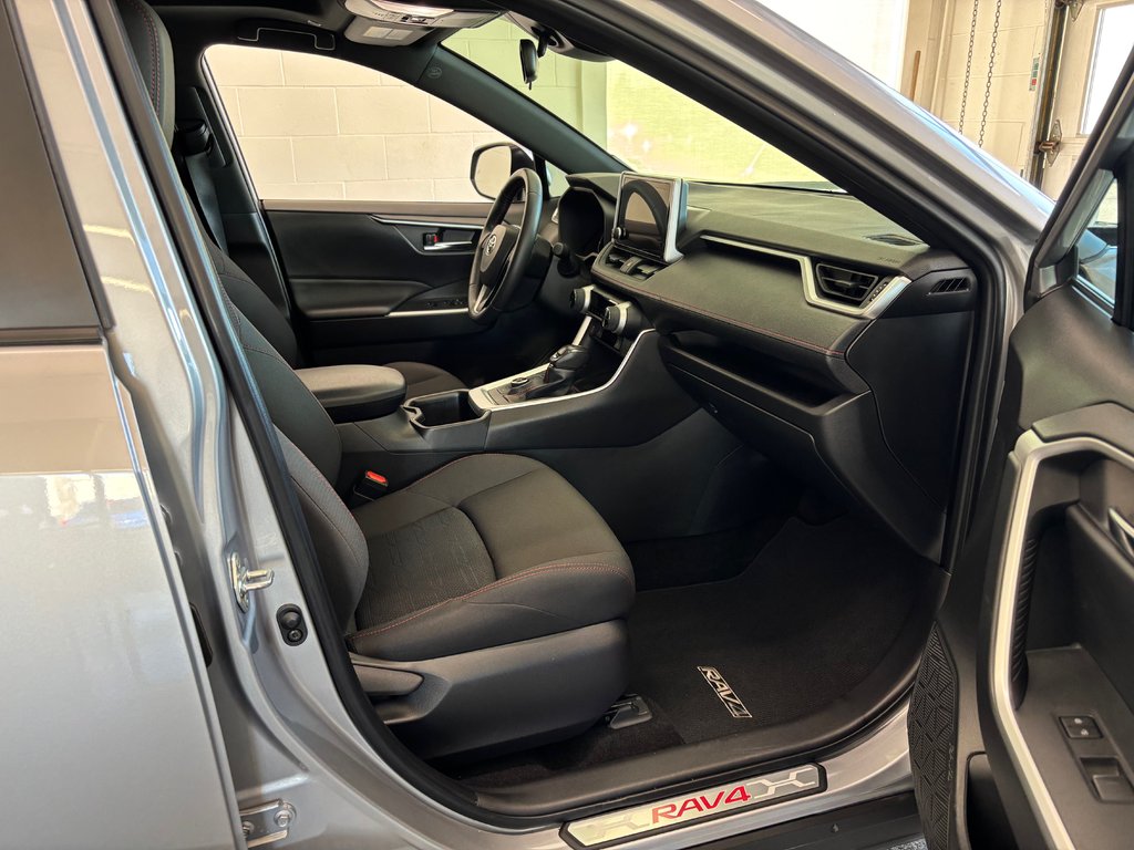2024 Toyota RAV4 Prime SE in Magog, Quebec - 6 - w1024h768px