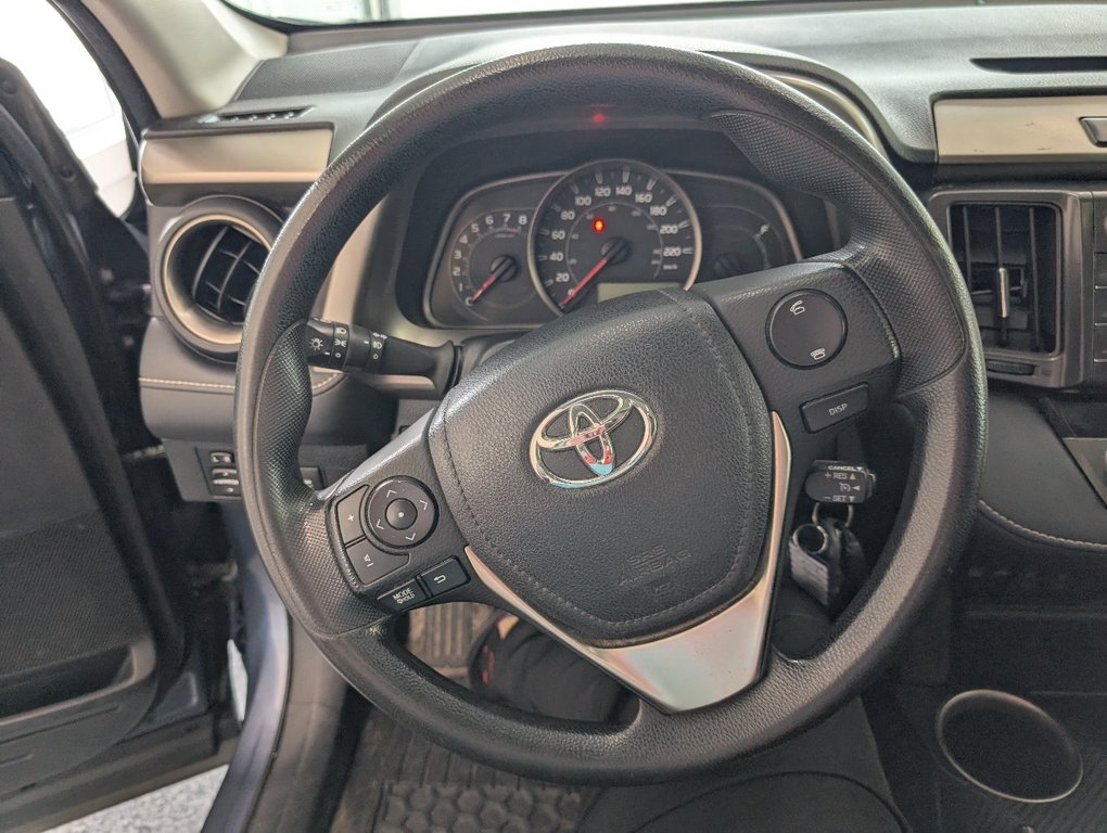 2013 Toyota RAV4 XLE in Magog, Quebec - 12 - w1024h768px