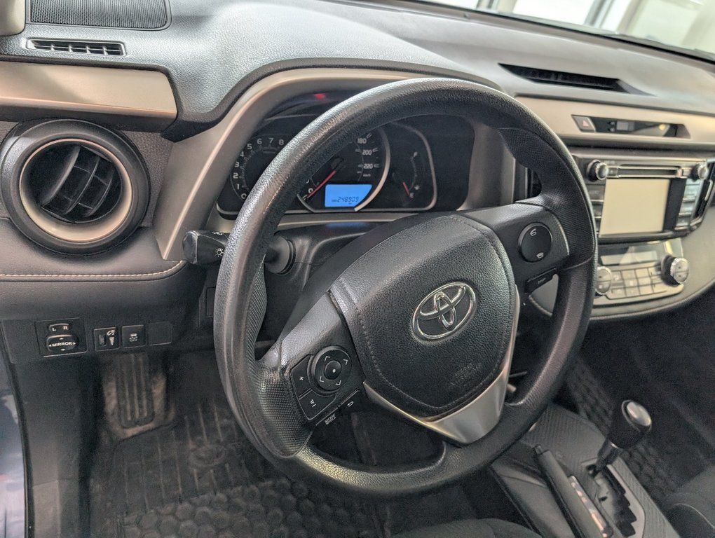 2013 Toyota RAV4 XLE in Magog, Quebec - 10 - w1024h768px