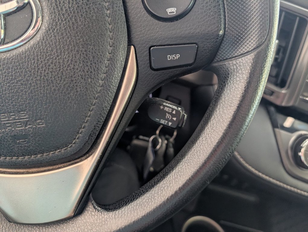 2013 Toyota RAV4 XLE in Magog, Quebec - 18 - w1024h768px