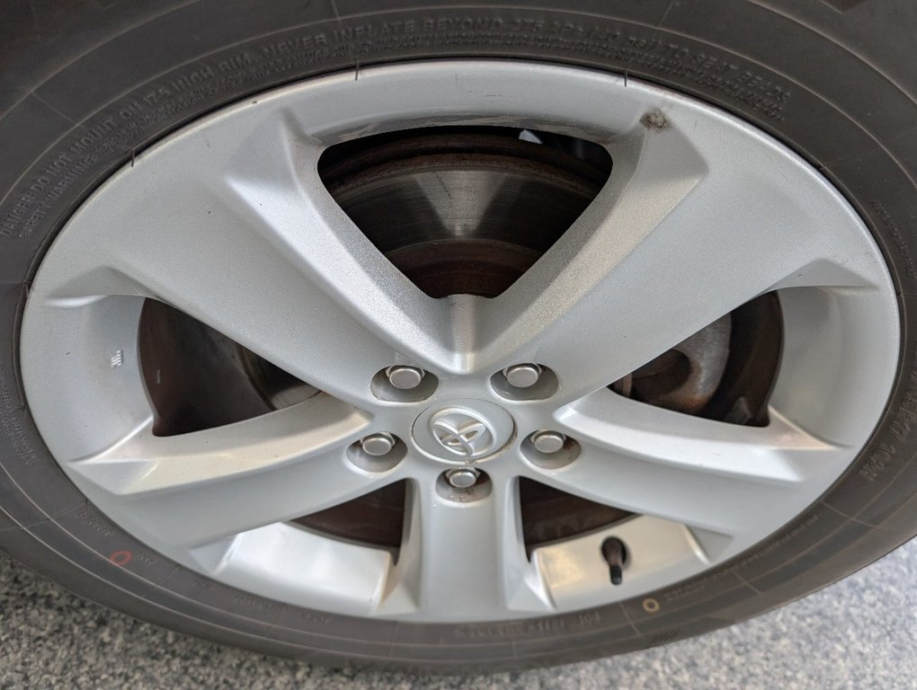2013 Toyota RAV4 XLE in Magog, Quebec - 22 - w1024h768px