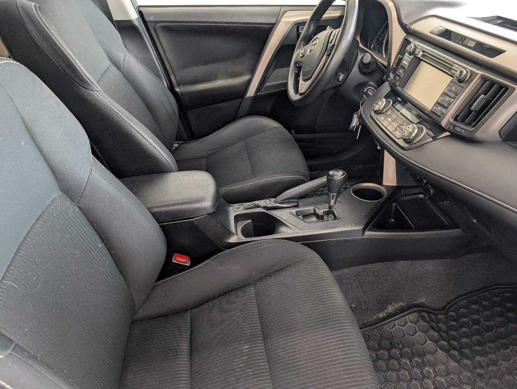 2013 Toyota RAV4 XLE in Magog, Quebec - 7 - w1024h768px