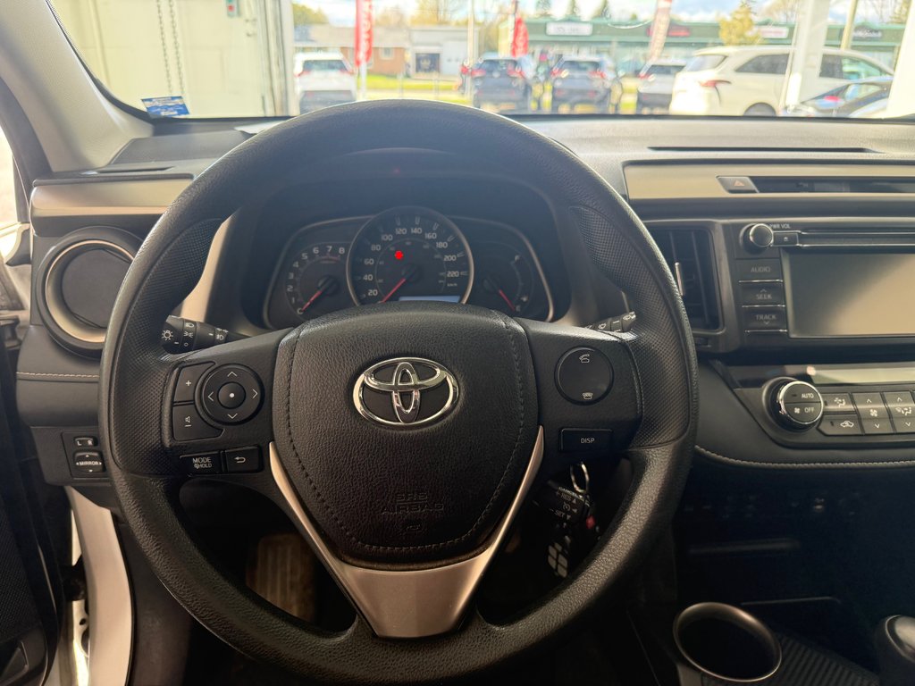 Toyota RAV4 XLE AWD 2013 à Magog, Québec - 14 - w1024h768px