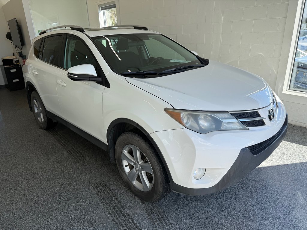 Toyota RAV4 XLE AWD 2013 à Magog, Québec - 1 - w1024h768px